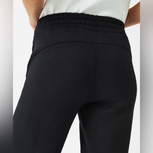 💎 Spanx 50240 AirEssentials Tapered Pant - Classic Black - Picture 6 of 7